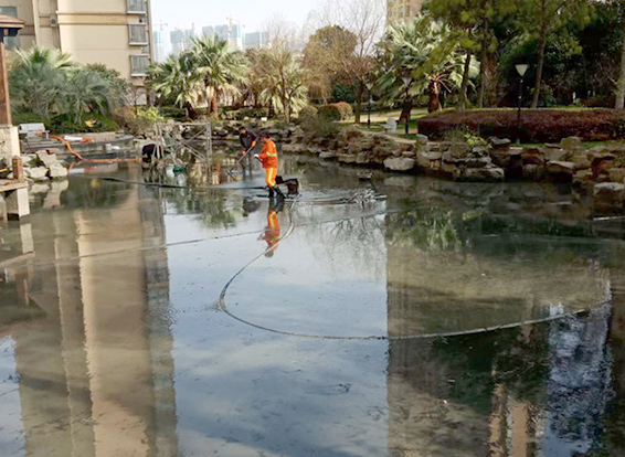 石河子景观池淤泥清理