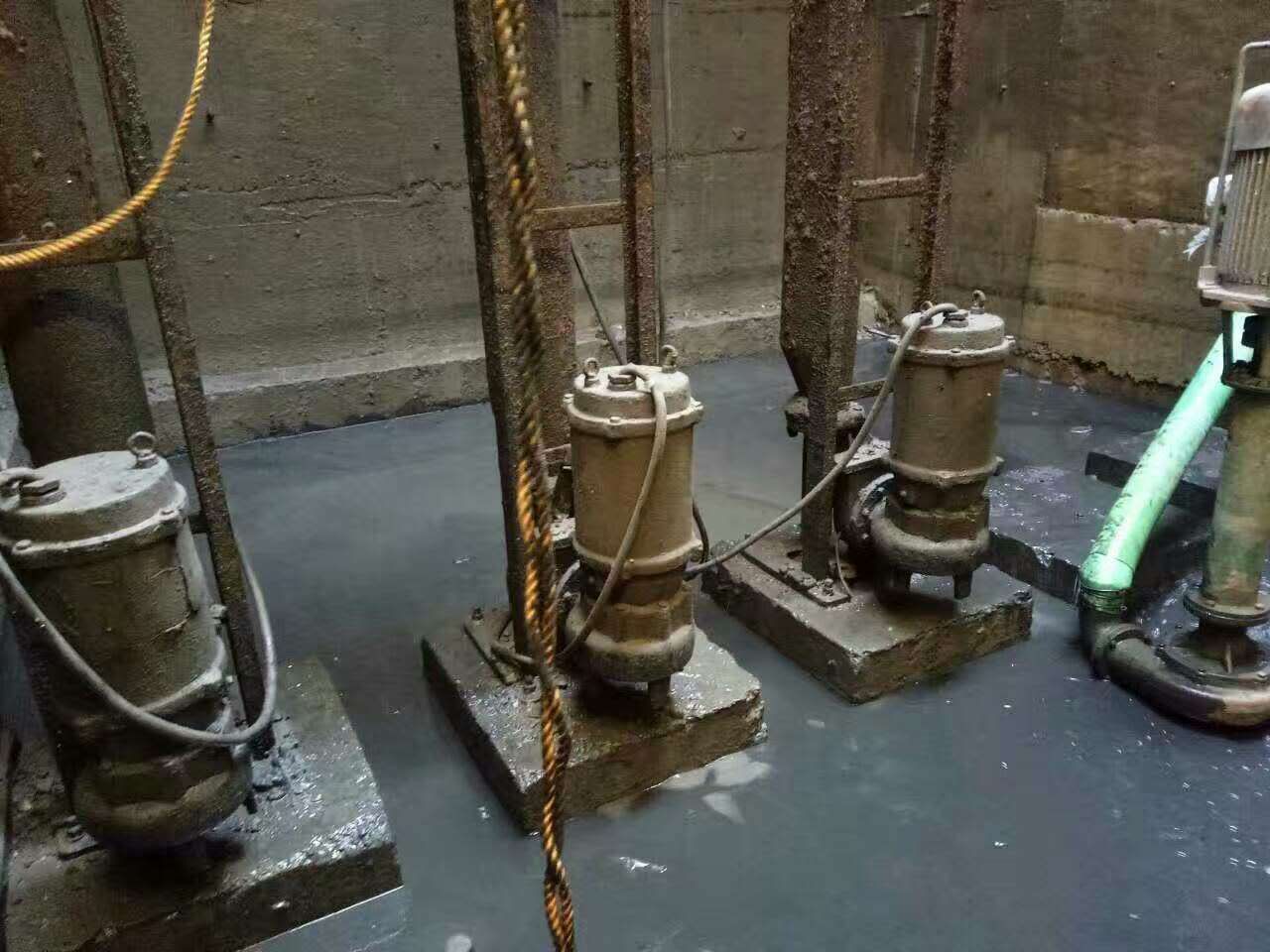 石河子污水池清理